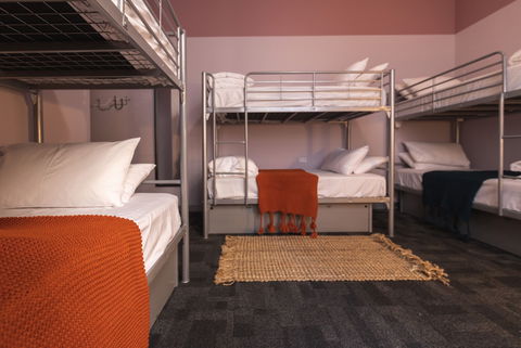 United Backpackers - New South Wales Tourism  6
