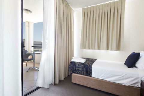 Central West End Apartments - New South Wales Tourism  9