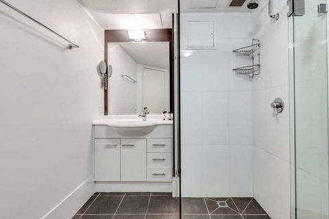 Hillcrest Central Apartment Hotel - New South Wales Tourism  6