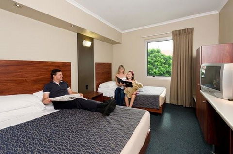 Rocklea International Hotel - New South Wales Tourism  6