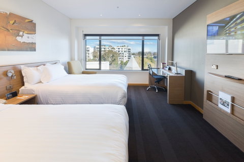 Crowne Plaza Canberra - New South Wales Tourism  6