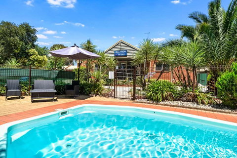 Comfort Inn Coach & Bushmans - New South Wales Tourism  11