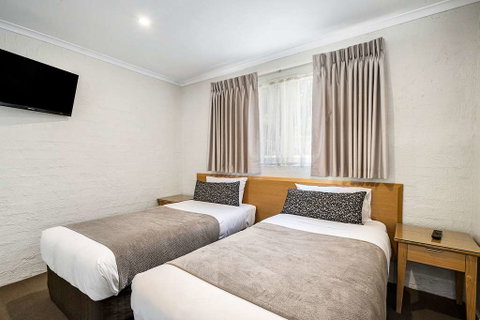 Comfort Inn Coach & Bushmans - New South Wales Tourism  13