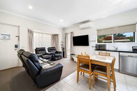 Comfort Inn Coach & Bushmans - New South Wales Tourism  16