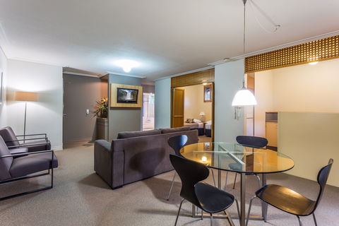 The Airport International Motel - New South Wales Tourism  6