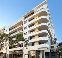 Meriton Suites Waterloo - New South Wales Tourism 