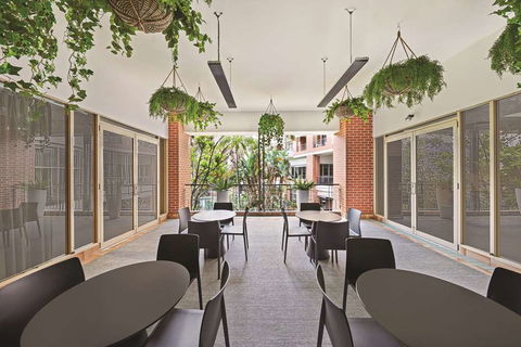 Adina Apartment Hotel Sydney Surry Hills - New South Wales Tourism  13