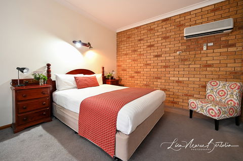 Narrandera Club Motor Inn - New South Wales Tourism  1
