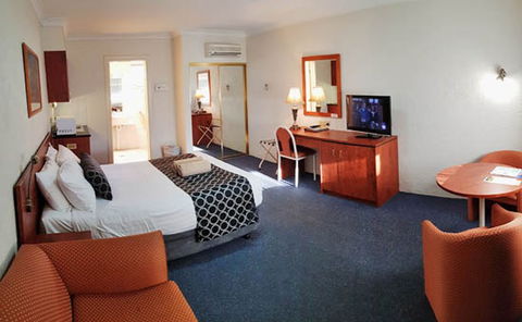 Amber Court Motor Inn - New South Wales Tourism  1