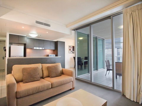 Oaks Casino Towers - New South Wales Tourism  2