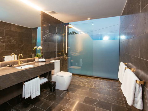 Eatons Hill Hotel - New South Wales Tourism  2