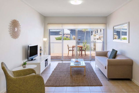 Nesuto Geraldton Apartment Hotel - New South Wales Tourism  1