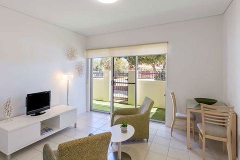 Nesuto Geraldton Apartment Hotel - New South Wales Tourism  2