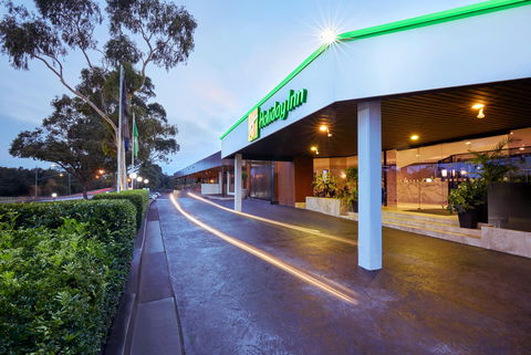 Holiday Inn Warwick Farm - New South Wales Tourism  0