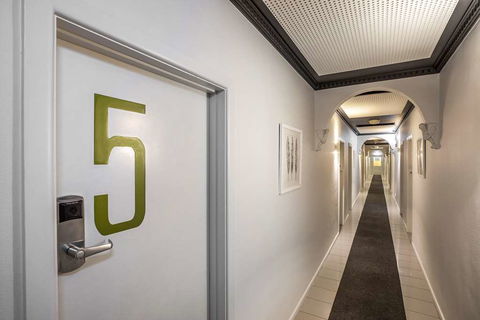 Skyways Hotel - New South Wales Tourism  1
