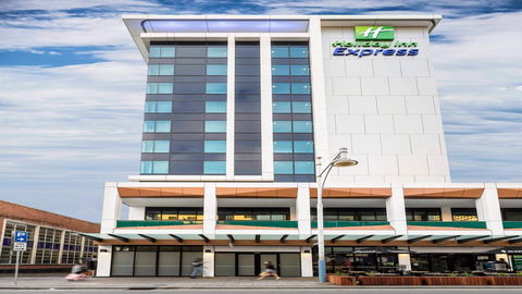 Holiday Inn Express Adelaide City Centre - New South Wales Tourism  1
