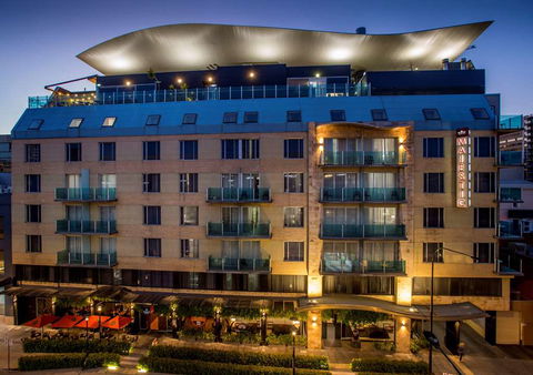 Majestic Roof Garden Hotel - New South Wales Tourism  0
