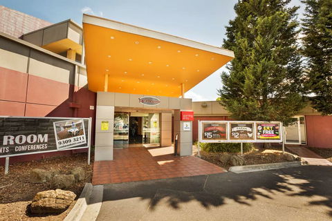 Nightcap At Coolaroo Hotel - New South Wales Tourism  0