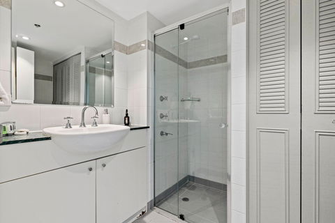 Astra Apartments Chatswood - New South Wales Tourism  1