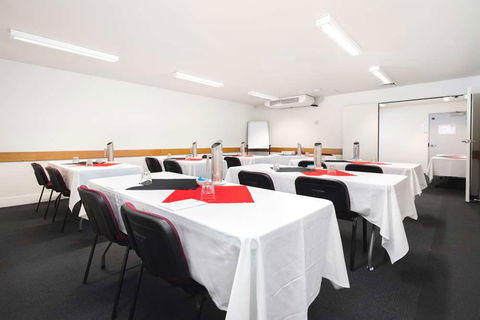 Hotel George Williams - New South Wales Tourism  13