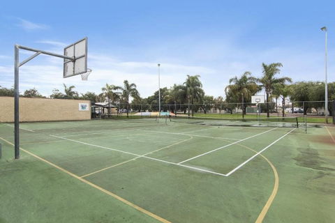 Discovery Parks Koombana Bay - New South Wales Tourism  16