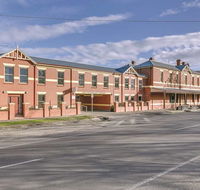 Lake Inn Ballarat - New South Wales Tourism 