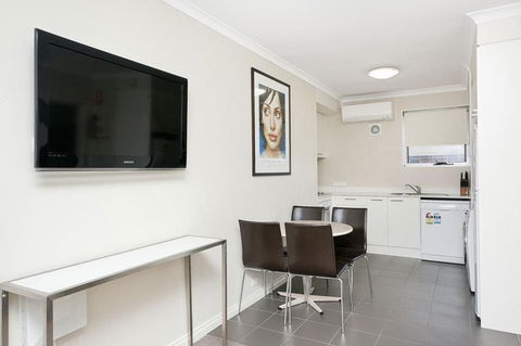 Forrest Hotel & Apartments - New South Wales Tourism  2