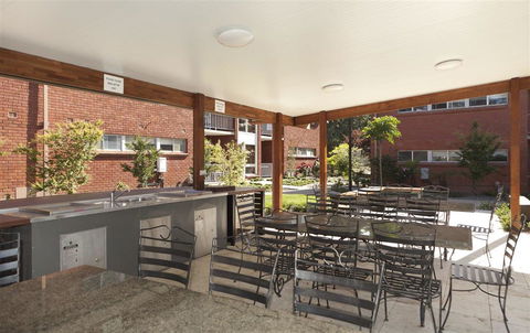 Forrest Hotel & Apartments - New South Wales Tourism  8