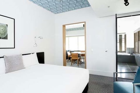 Peppers Gallery Hotel, Canberra - New South Wales Tourism  12