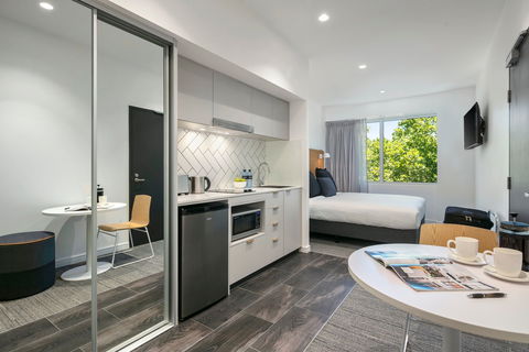 Quest Canberra City Walk - New South Wales Tourism  5