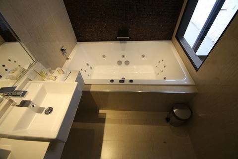 Holiday Inn Warwick Farm - New South Wales Tourism  5