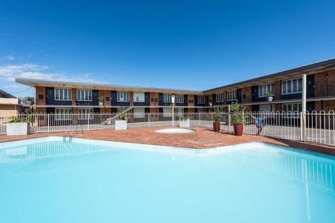 Panorama Motel Bathurst - New South Wales Tourism  12
