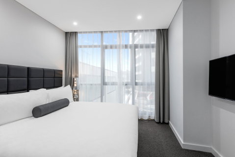 Meriton Suites Church Street, Parramatta - New South Wales Tourism  13