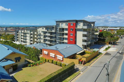 Gladstone Central Plaza Apartment Hotel - New South Wales Tourism  0