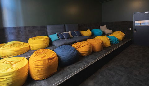 United Backpackers - New South Wales Tourism  1