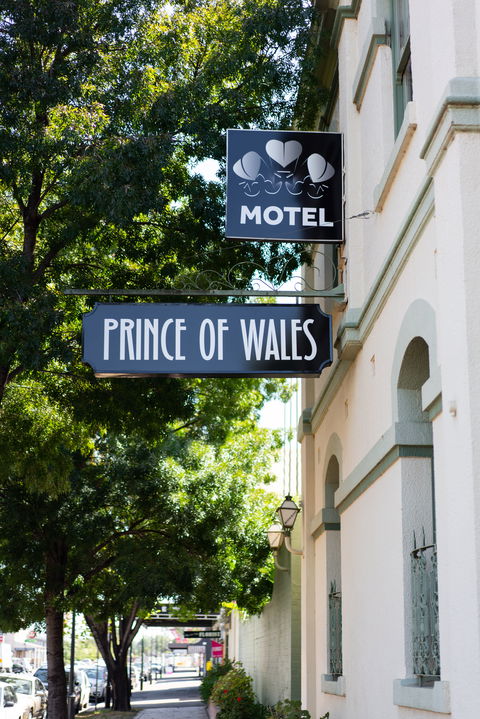 Prince Of Wales Motor Inn - New South Wales Tourism  1