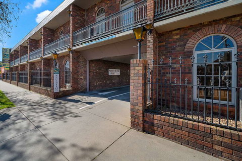 Quality Hotel Sherbourne Terrace - New South Wales Tourism  0