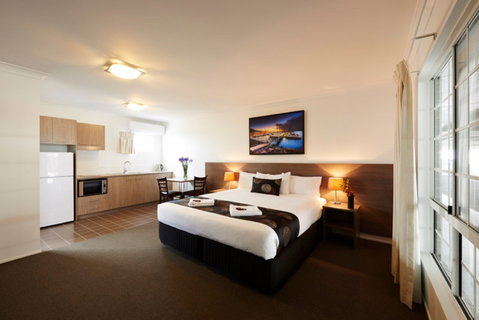 Takalvan Motel - New South Wales Tourism  2