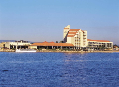 The Lakes Resort Hotel - New South Wales Tourism  1