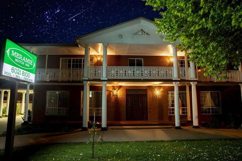 Meramie Motor Inn - New South Wales Tourism  1