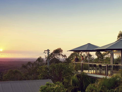 Mercure Clear Mountain Lodge - New South Wales Tourism  1