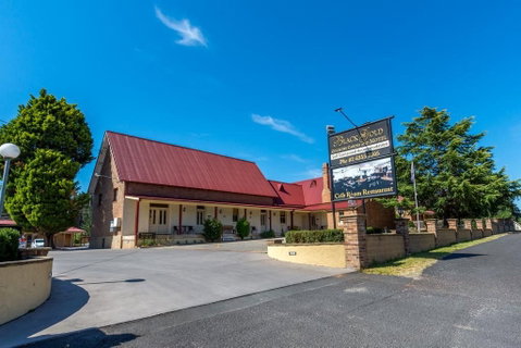 Black Gold Country Cabins and Motel - New South Wales Tourism  1