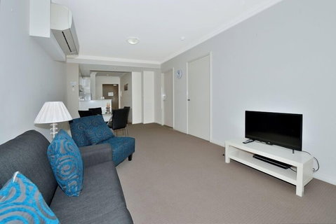 Dolphin Quay Apartment Hotel - New South Wales Tourism  2