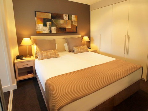 Oaks Pier Plaza - New South Wales Tourism  2