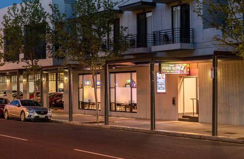 Mawson Lakes Hotel - New South Wales Tourism  0