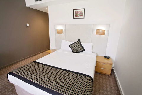 Golden Pebble Hotel - New South Wales Tourism  2