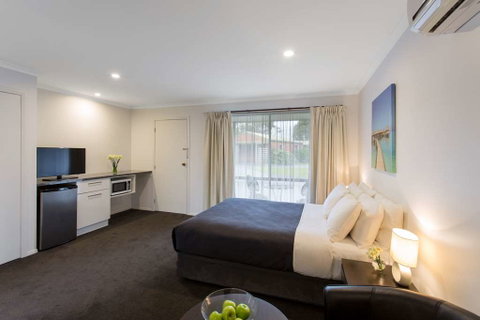 Best Western Colonial Village Motel - New South Wales Tourism  2