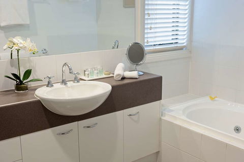 Ringwood Royale Apartment Hotel - New South Wales Tourism  8