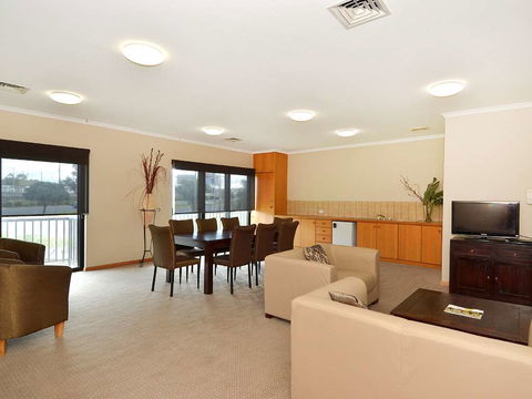 Best Western Geelong Motor Inn - New South Wales Tourism  1