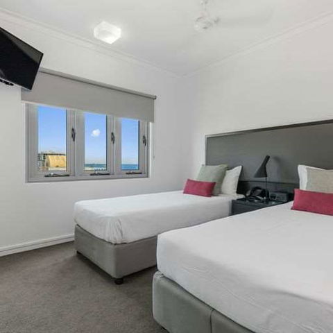 H On Mitchell Apartment Hotel - New South Wales Tourism  4